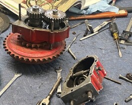 1915 Indian V-Twin 2025-06-13 1730 The transmission was found completely disassembled. Each part was located and painstakingly fitted to the transmission case.